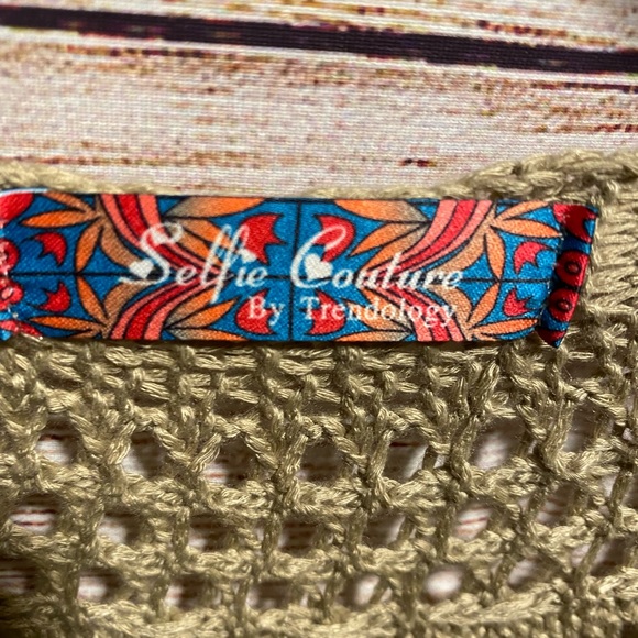 Boho knit top with fringe NWOT - Picture 6 of 12